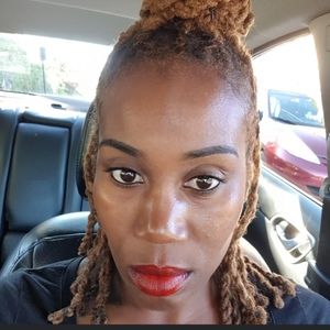 Meet your Posher, Candace